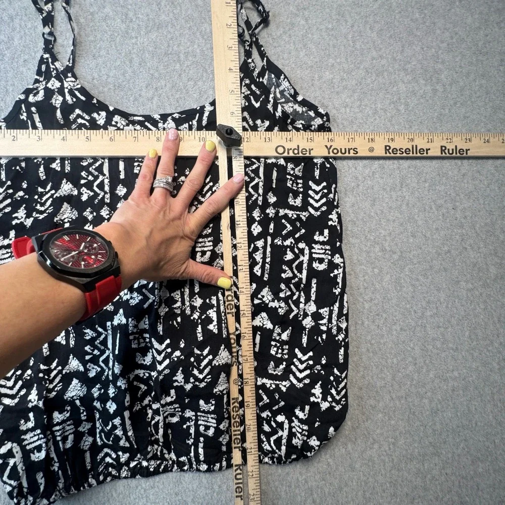 AQUA Black White Tribal Geometric Tie Front Camisole Tank Top Small 14599 - Picture 4 of 5